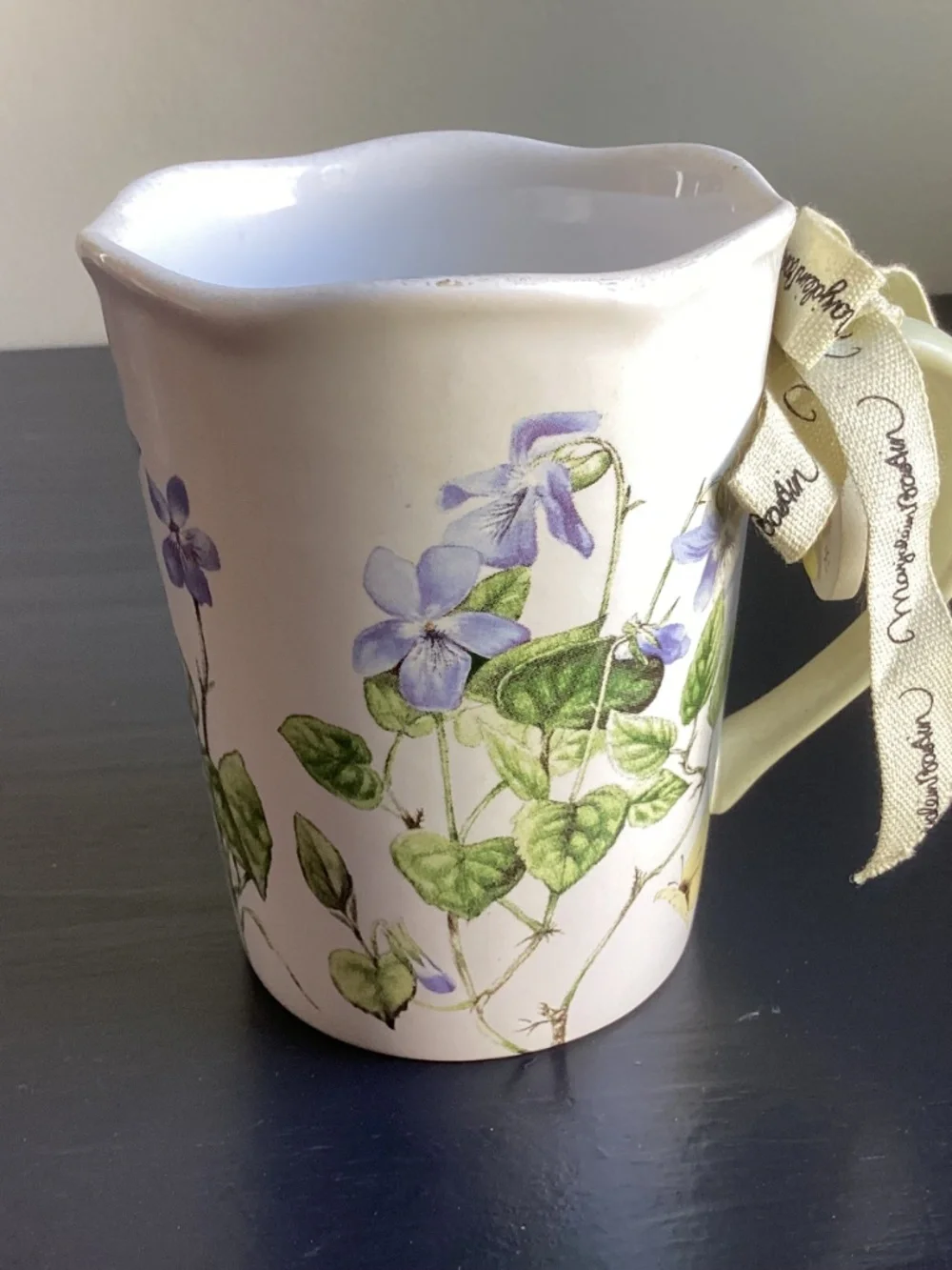 Hallmark Nature’s Sketchbook by Marjolein Basten  Mug “A mother is love” Charm